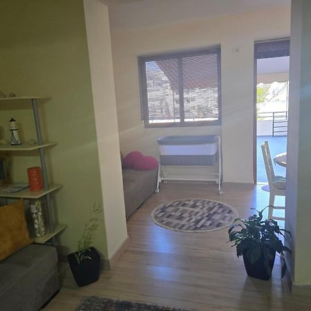 Saranda Beach Apartment Екстер'єр фото