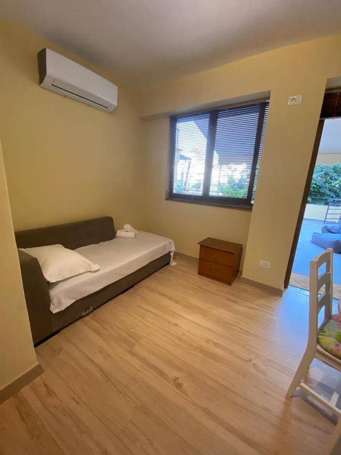 Saranda Beach Apartment Екстер'єр фото