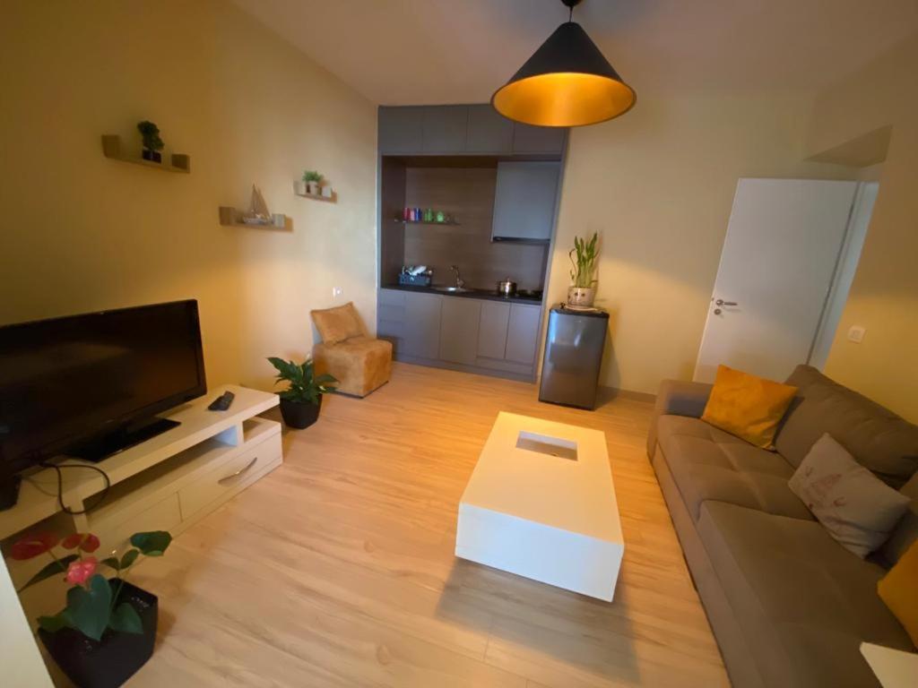 Saranda Beach Apartment Екстер'єр фото