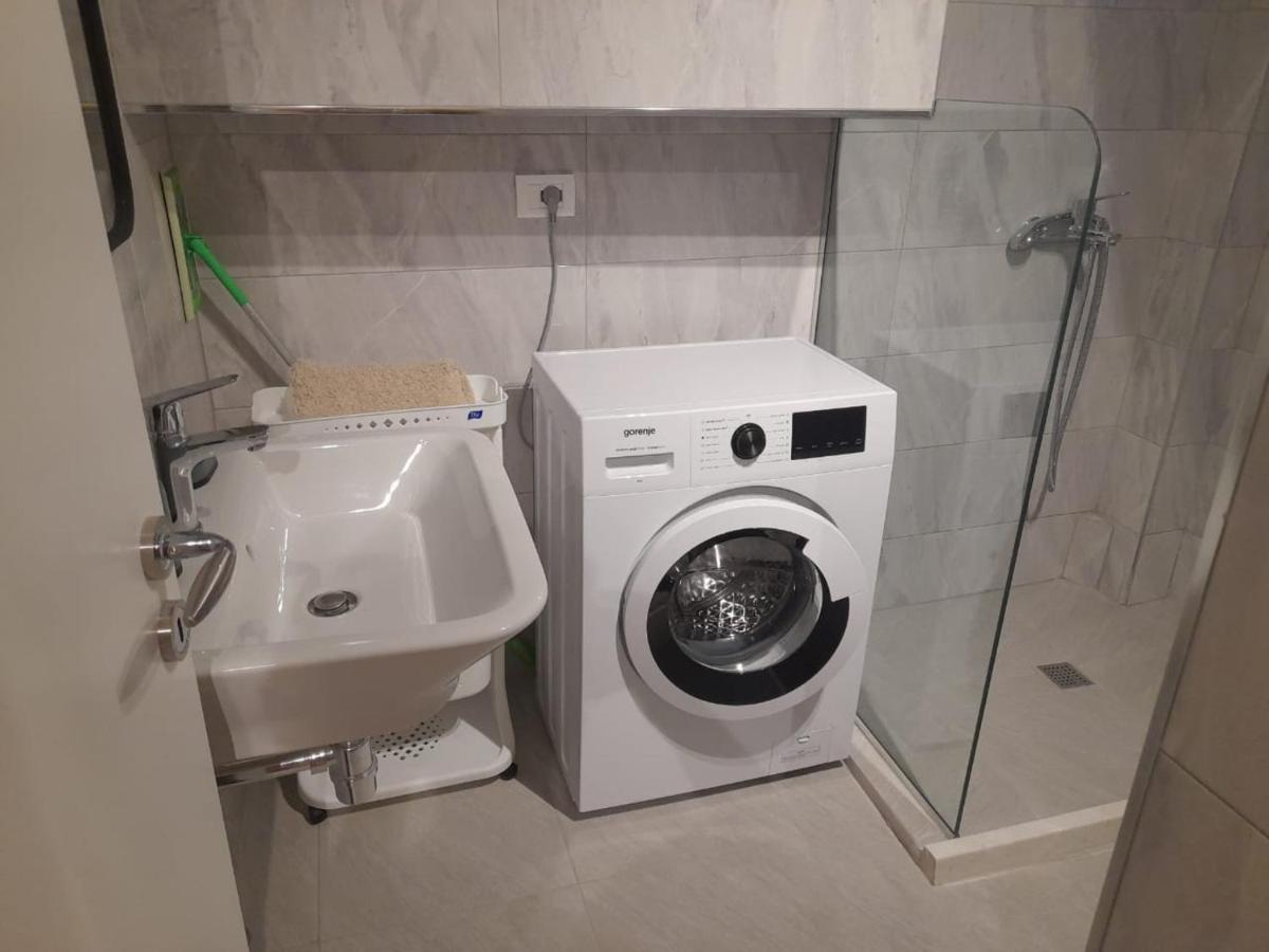 Saranda Beach Apartment Екстер'єр фото