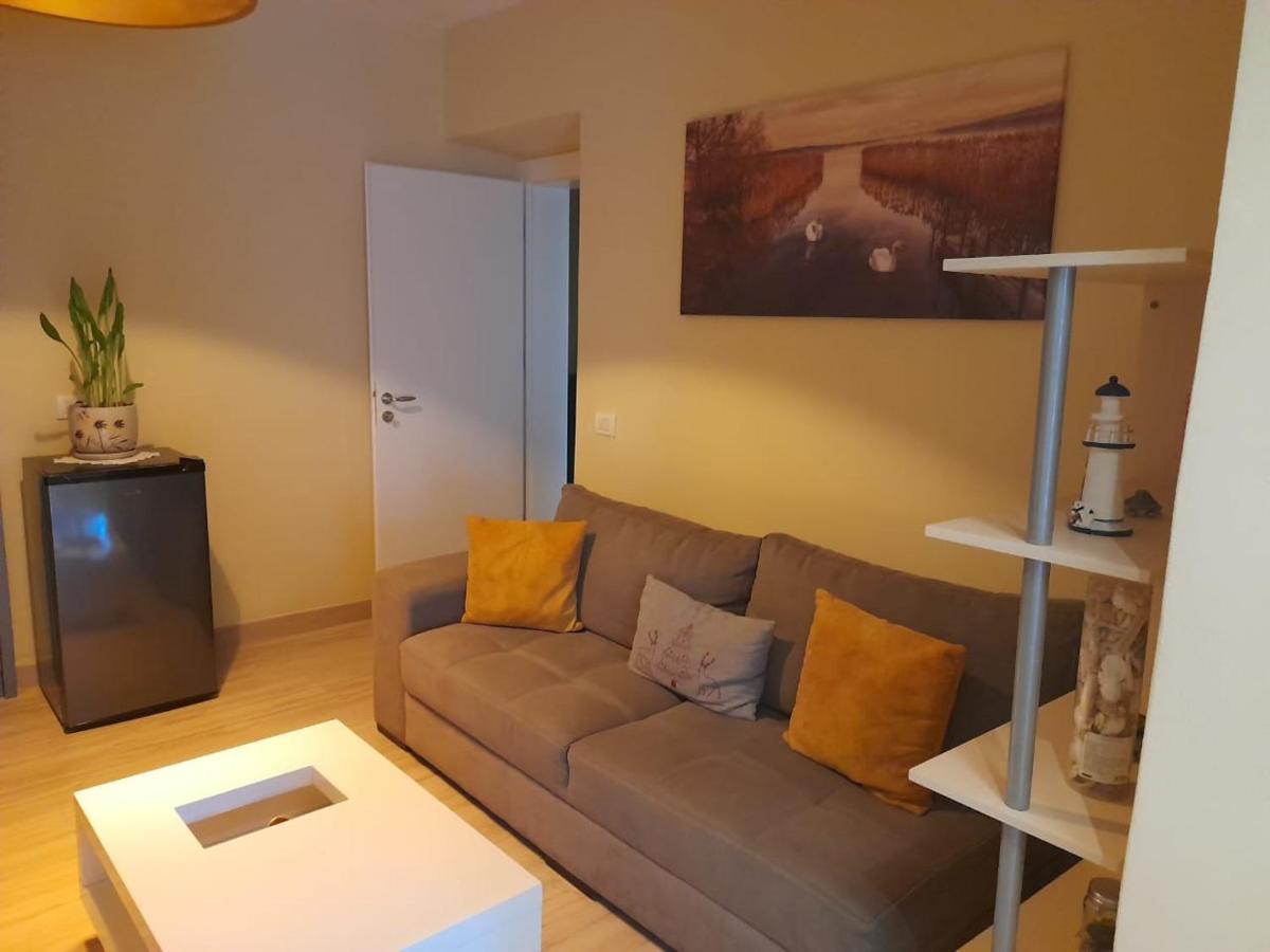 Saranda Beach Apartment Екстер'єр фото